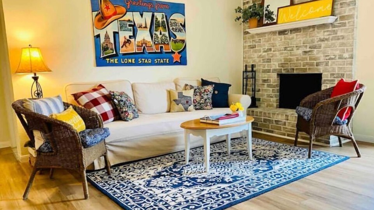 Photo of Livingroom in North Richland Hills