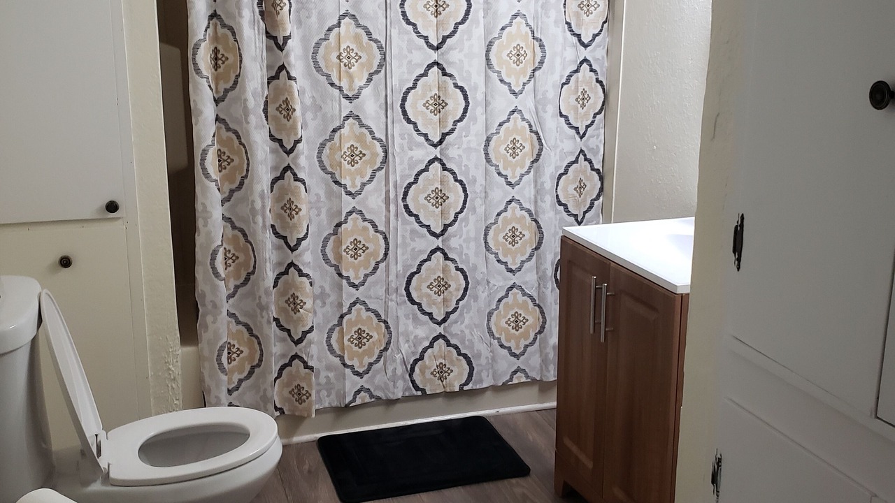 Photo of Bathroom in Chalk