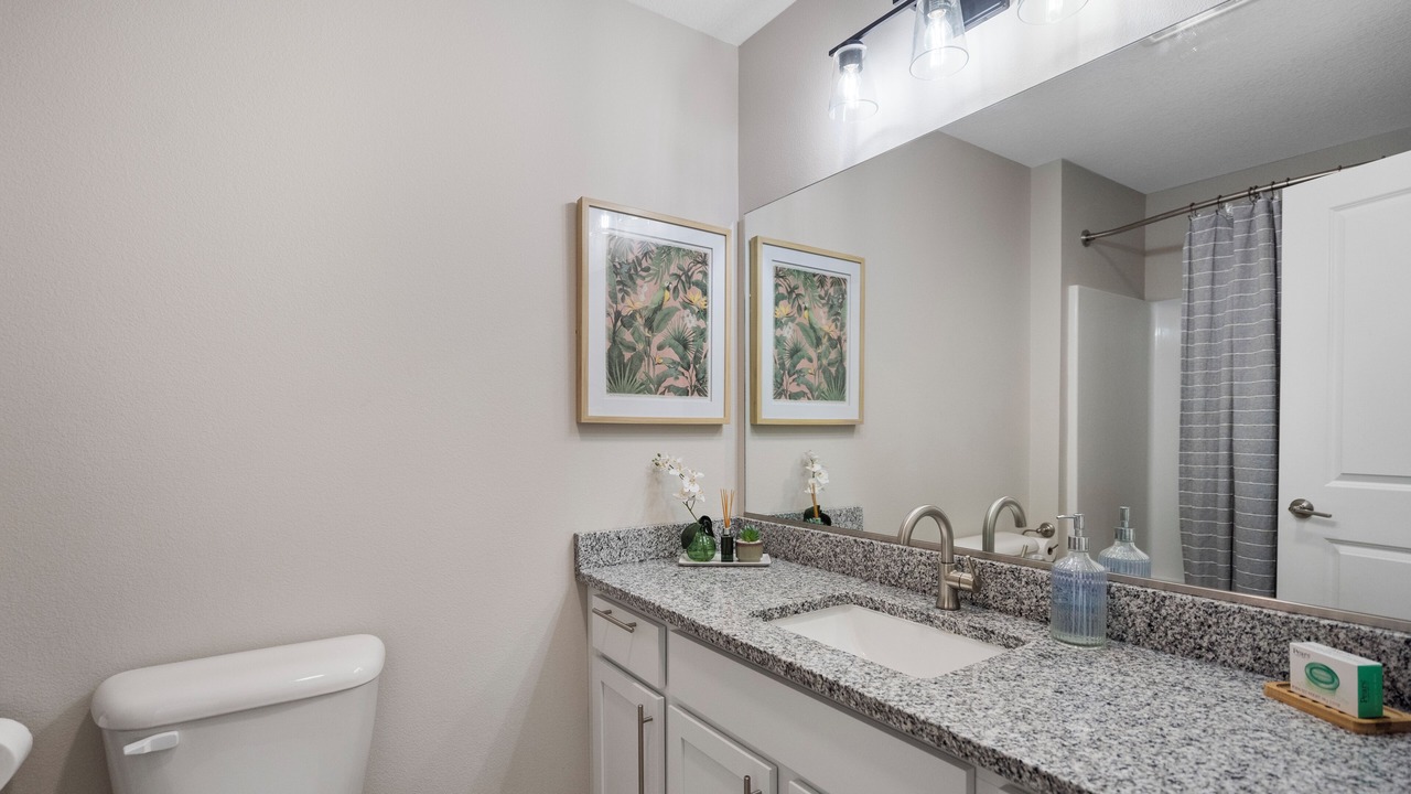 Photo of Bathroom in Booneville