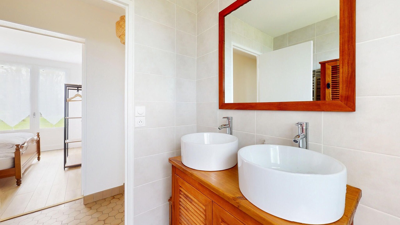 Photo of Bathroom in Chey