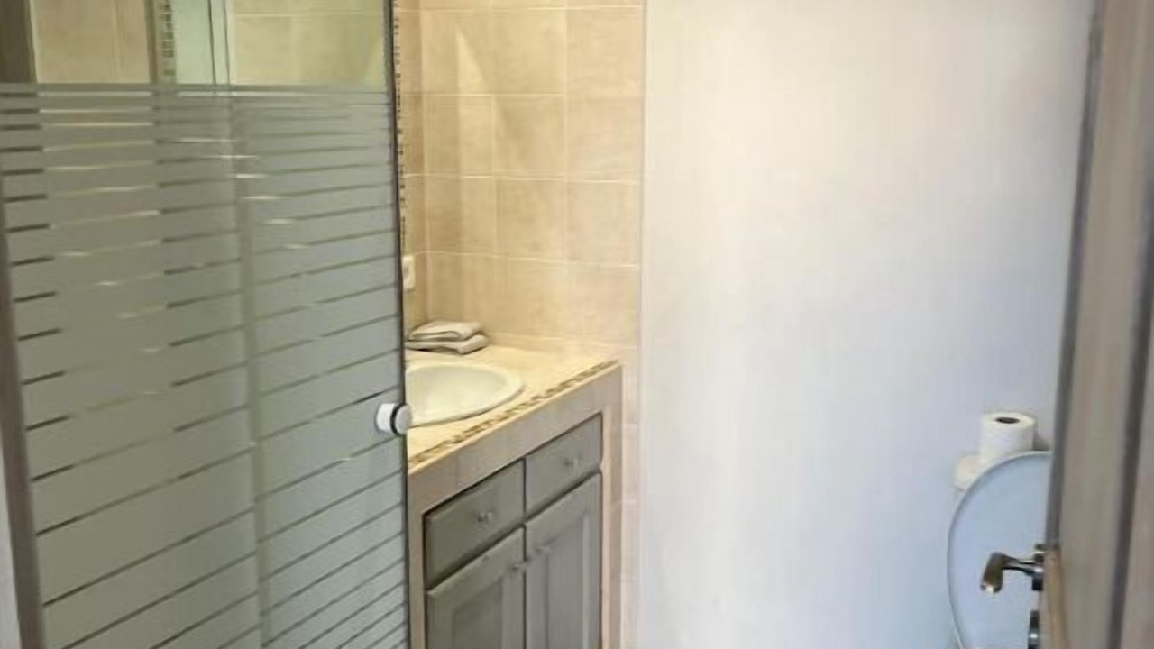 Photo of Bathroom in Saint-Marcel