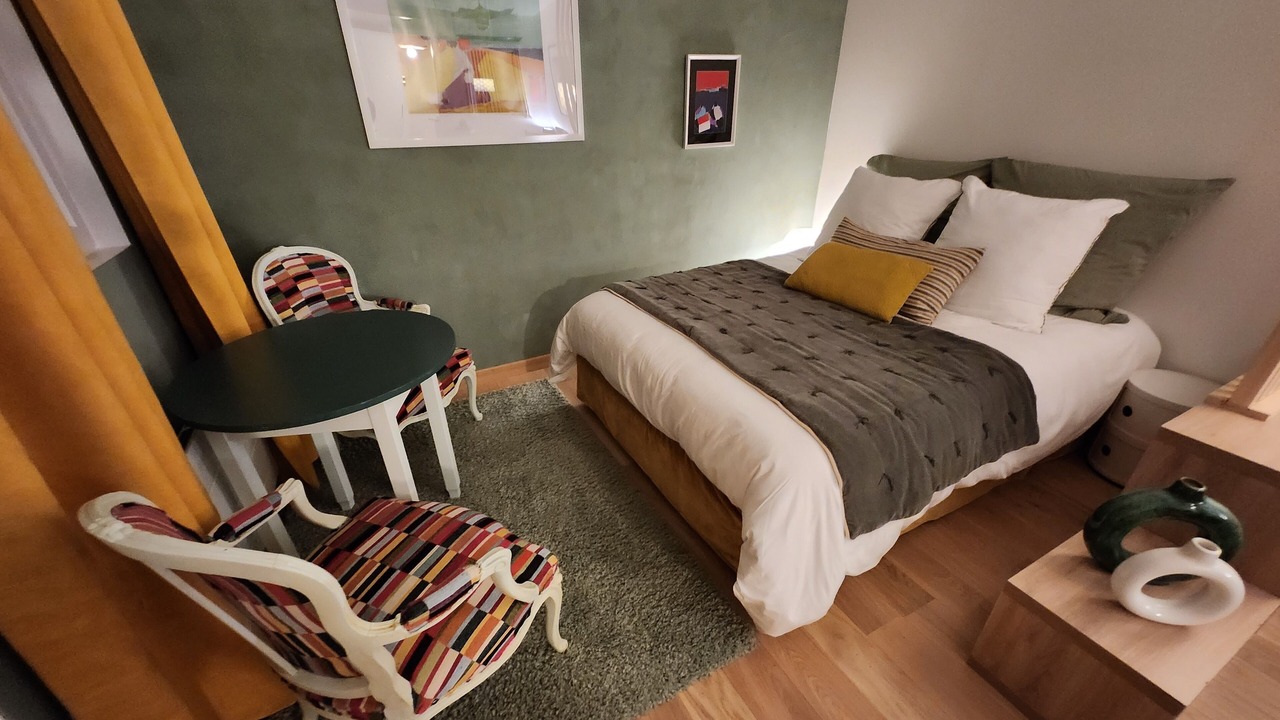 Photo of Bedroom in Centre-ville rive gauche