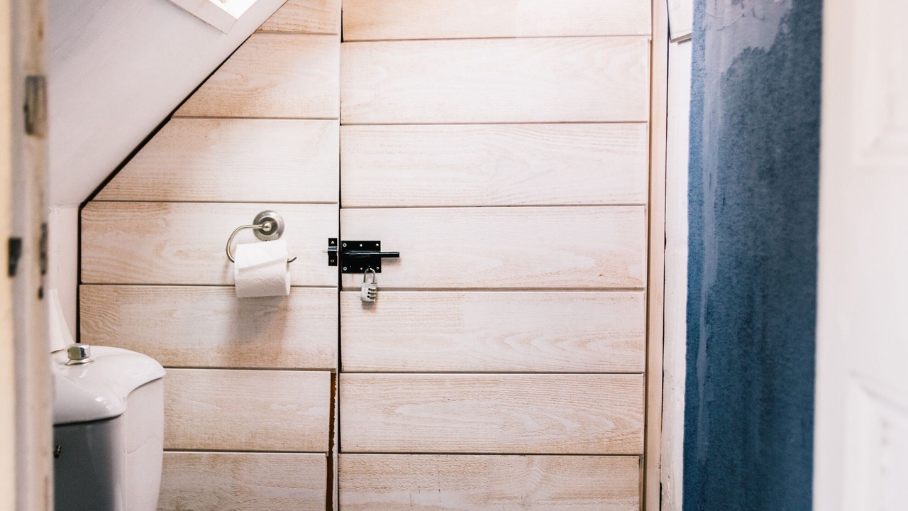 Photo of Bathroom in Graslin - Commerce