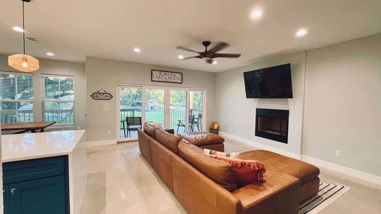 Photo of Livingroom in Granite Shoals