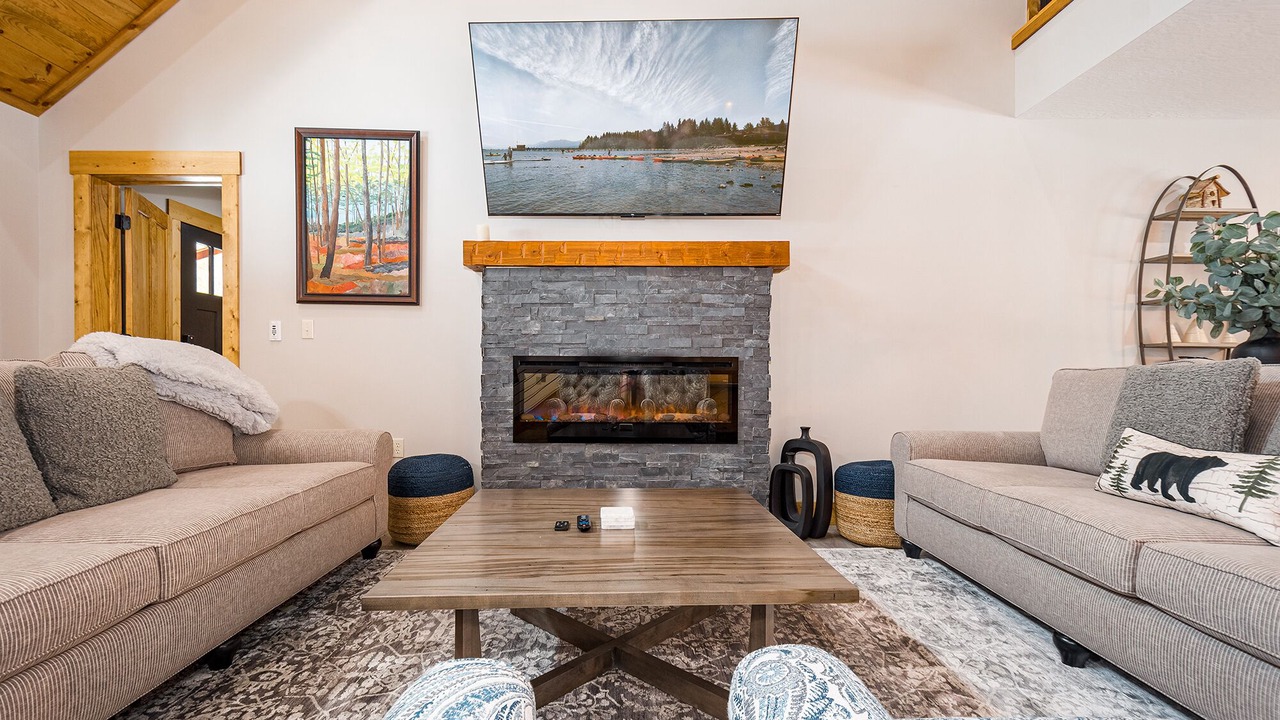 Photo of Livingroom in Oakland