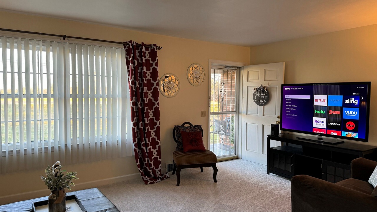 Photo of Bedroom in Redwood