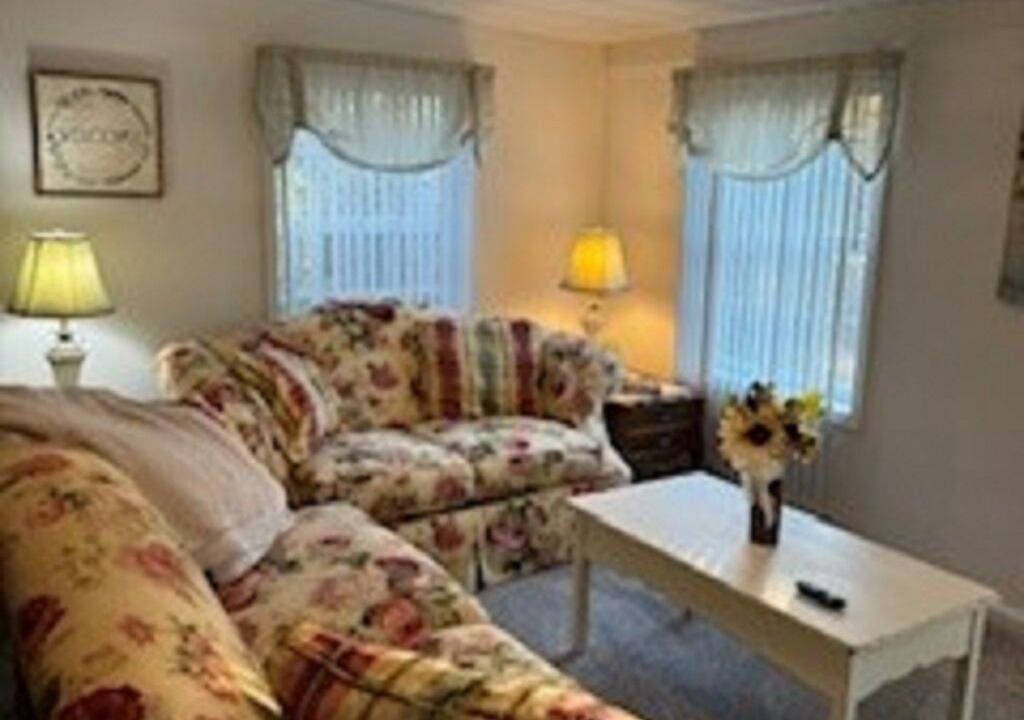 Photo of Livingroom in Redwood