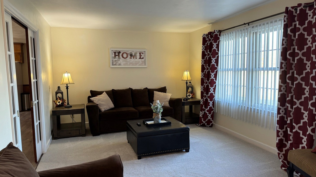 Photo of Livingroom in Redwood