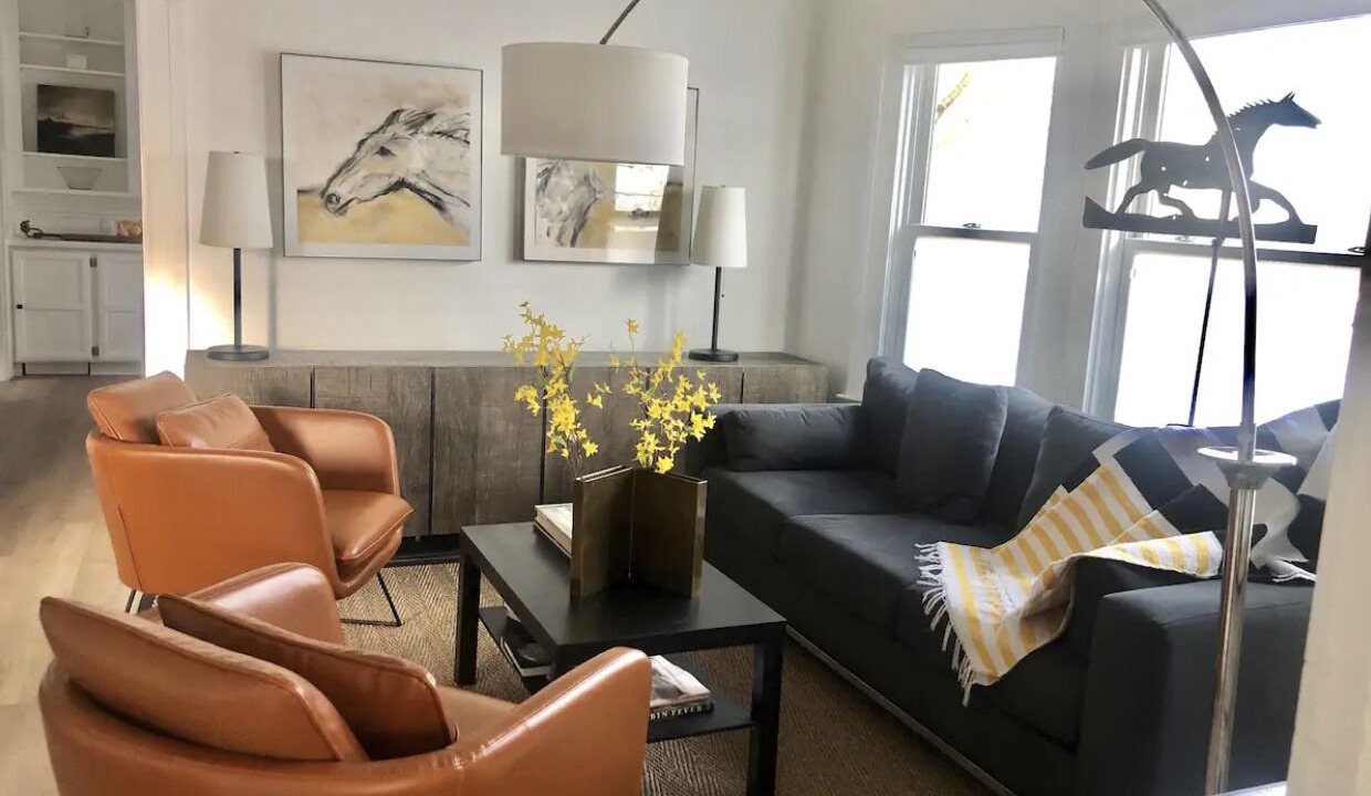 Photo of Livingroom in Napa