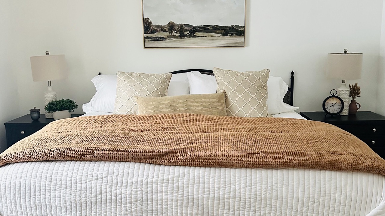 Photo of Bedroom in Lawrence
