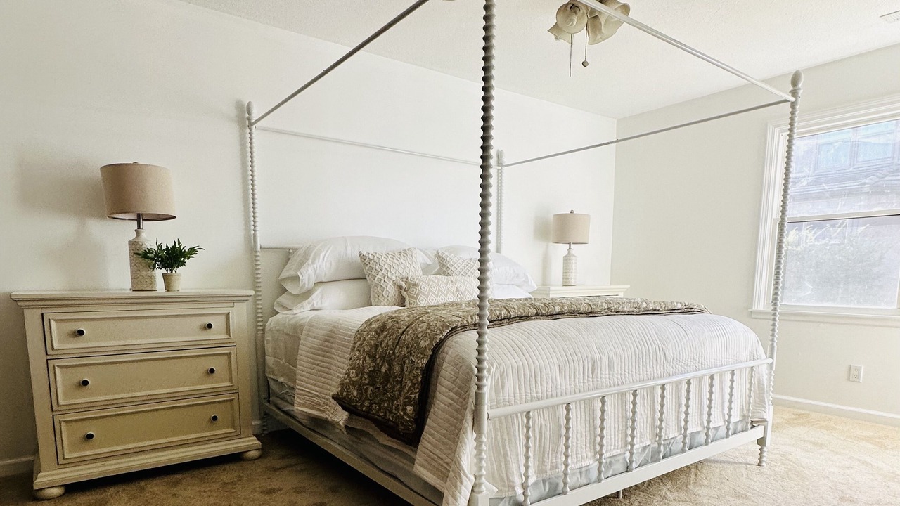 Photo of Bedroom in Lawrence