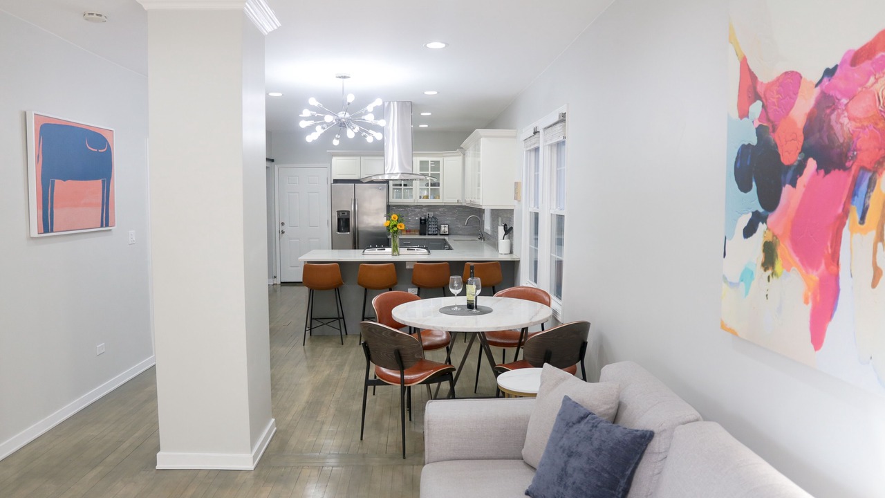 Photo of Livingroom in Andersonville
