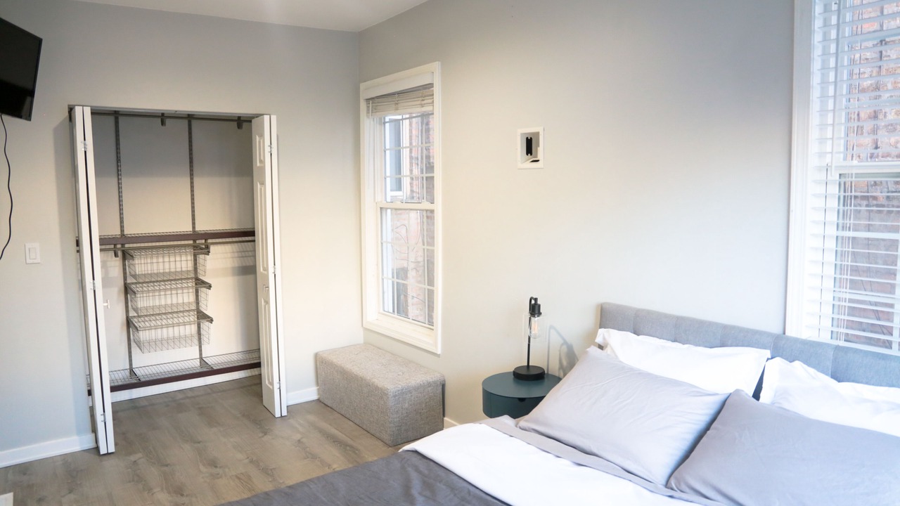 Photo of Bedroom in Andersonville