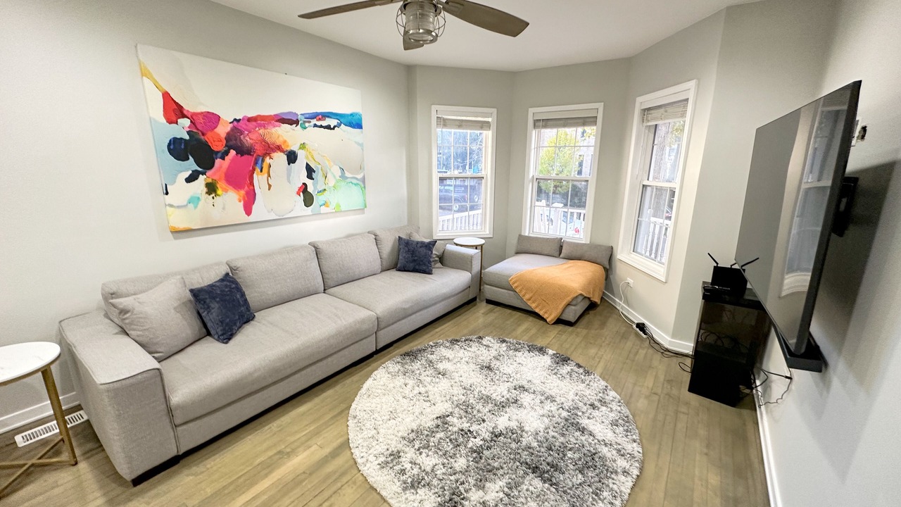 Photo of Livingroom in Andersonville