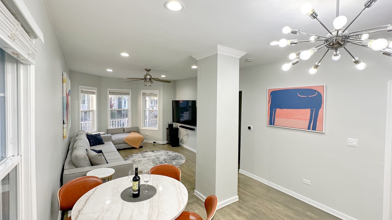 Photo of Livingroom in Andersonville