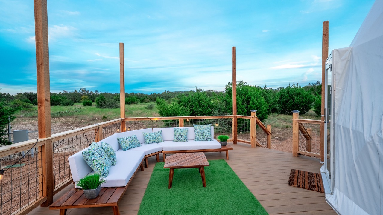 Photo of Patio Balcony in Oatmeal