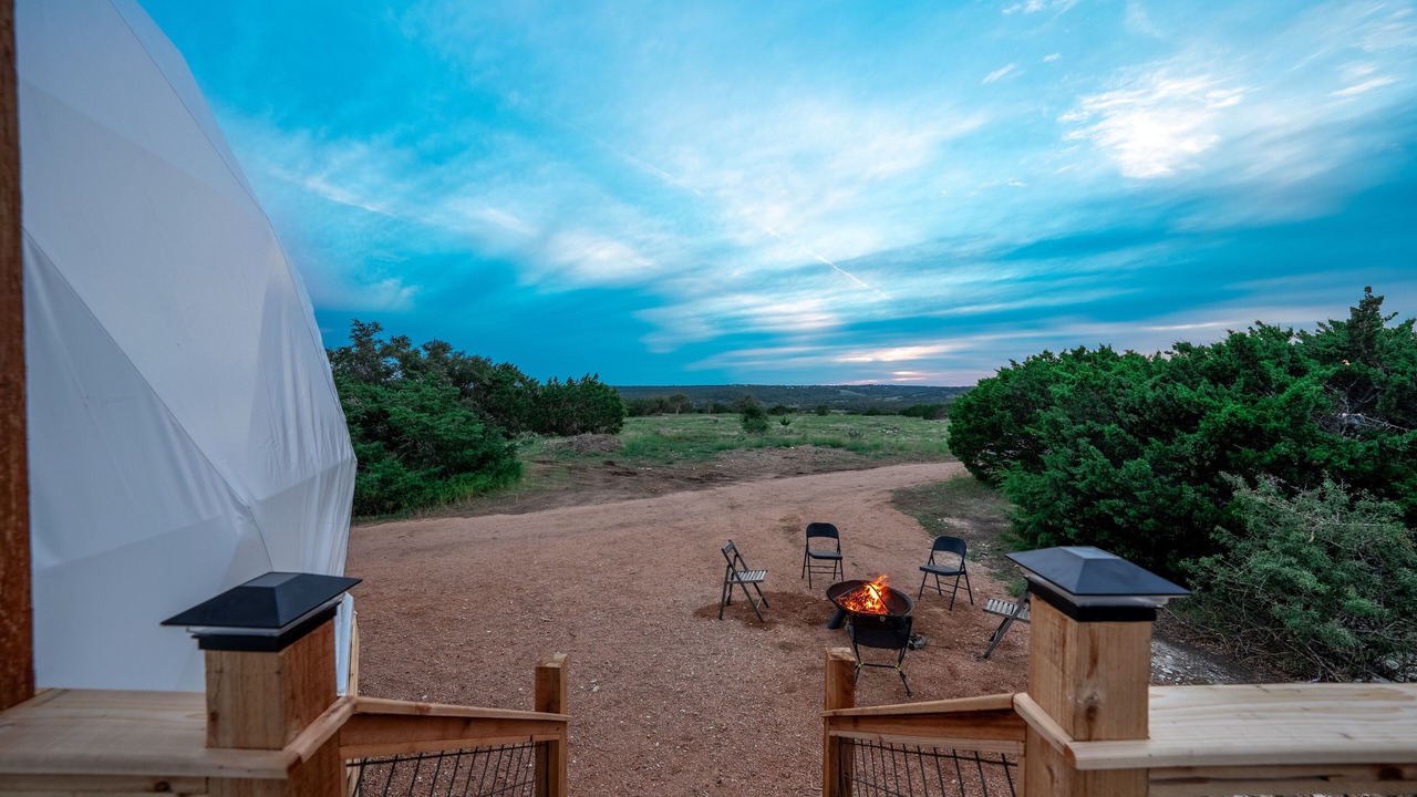 Photo of Patio Balcony in Oatmeal