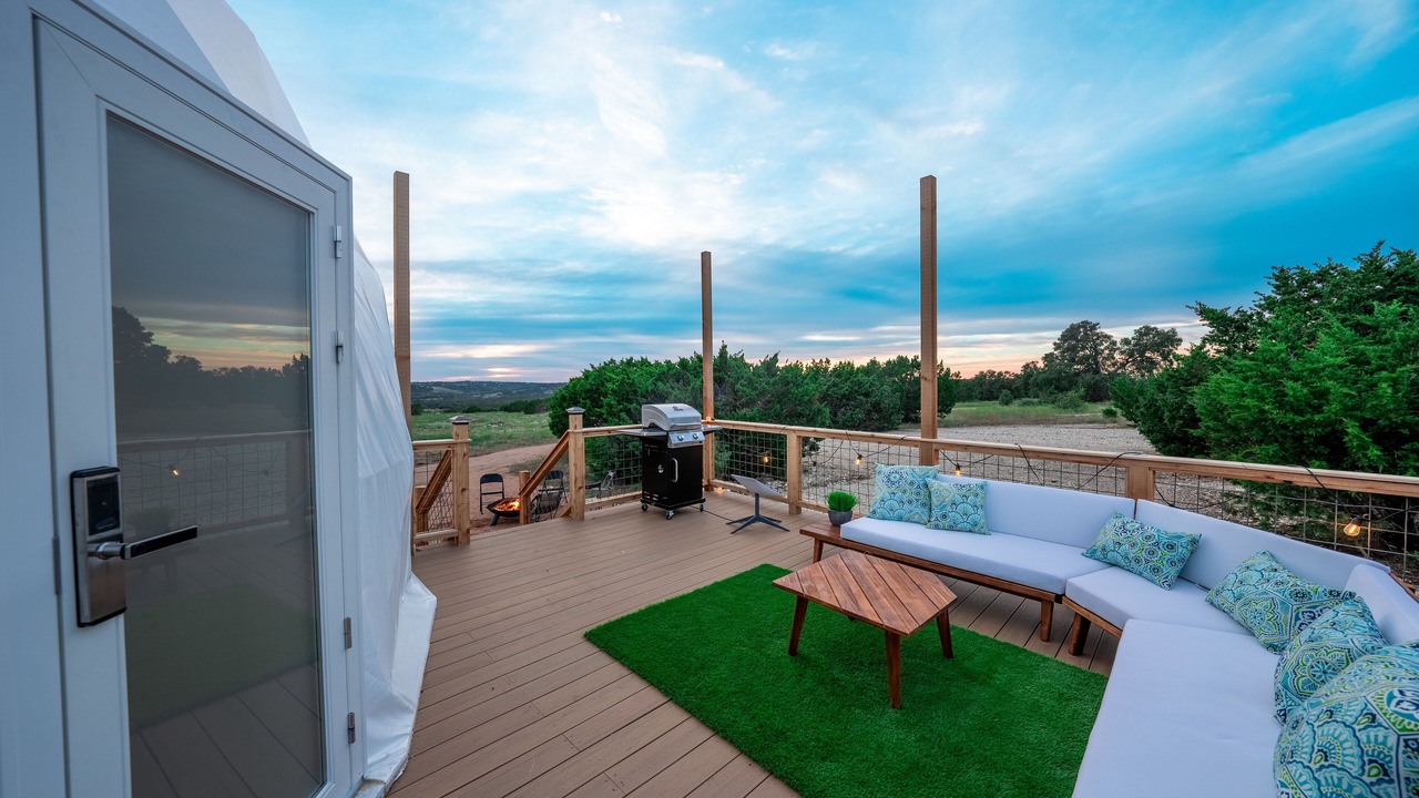 Photo of Patio Balcony in Oatmeal