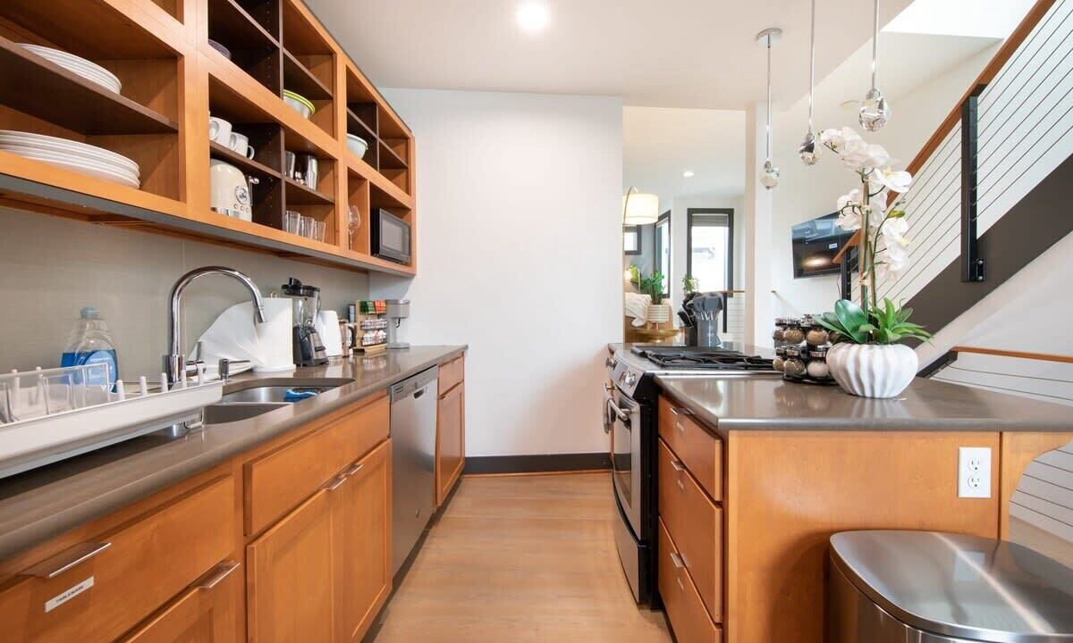 Photo of Kitchen in East Queen Anne