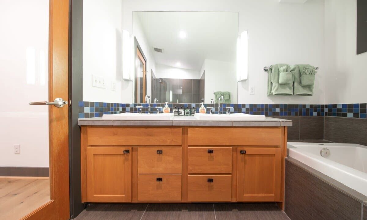 Photo of Bathroom in East Queen Anne