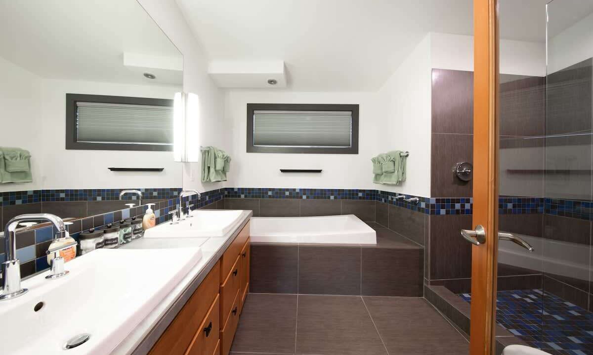 Photo of Bathroom in East Queen Anne