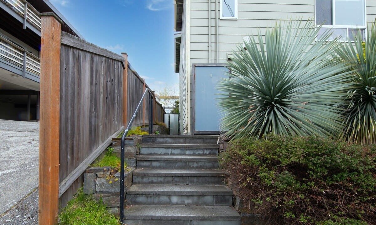 Photo of Others in East Queen Anne