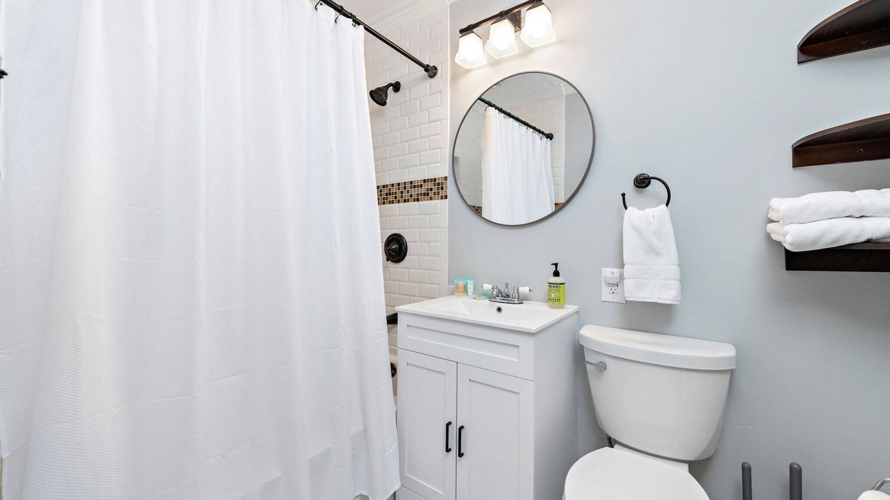Photo of Bathroom in Fairway