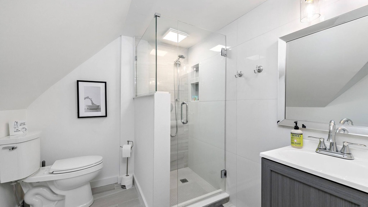 Photo of Bathroom in Fairway