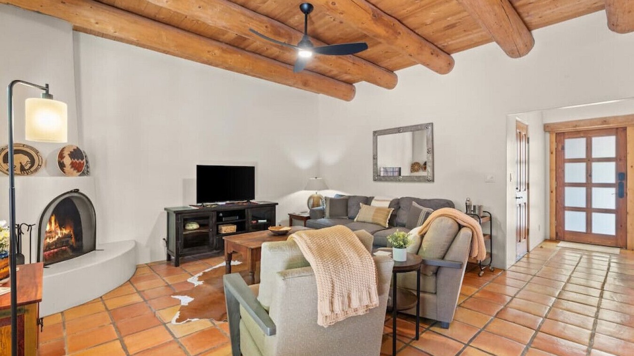 Photo of Livingroom in Northeast Santa Fe