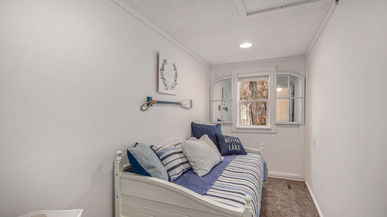 Photo of Bedroom in Smyrna