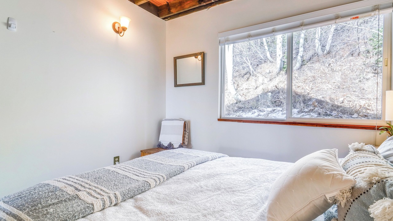 Photo of Bedroom in Serene Lakes