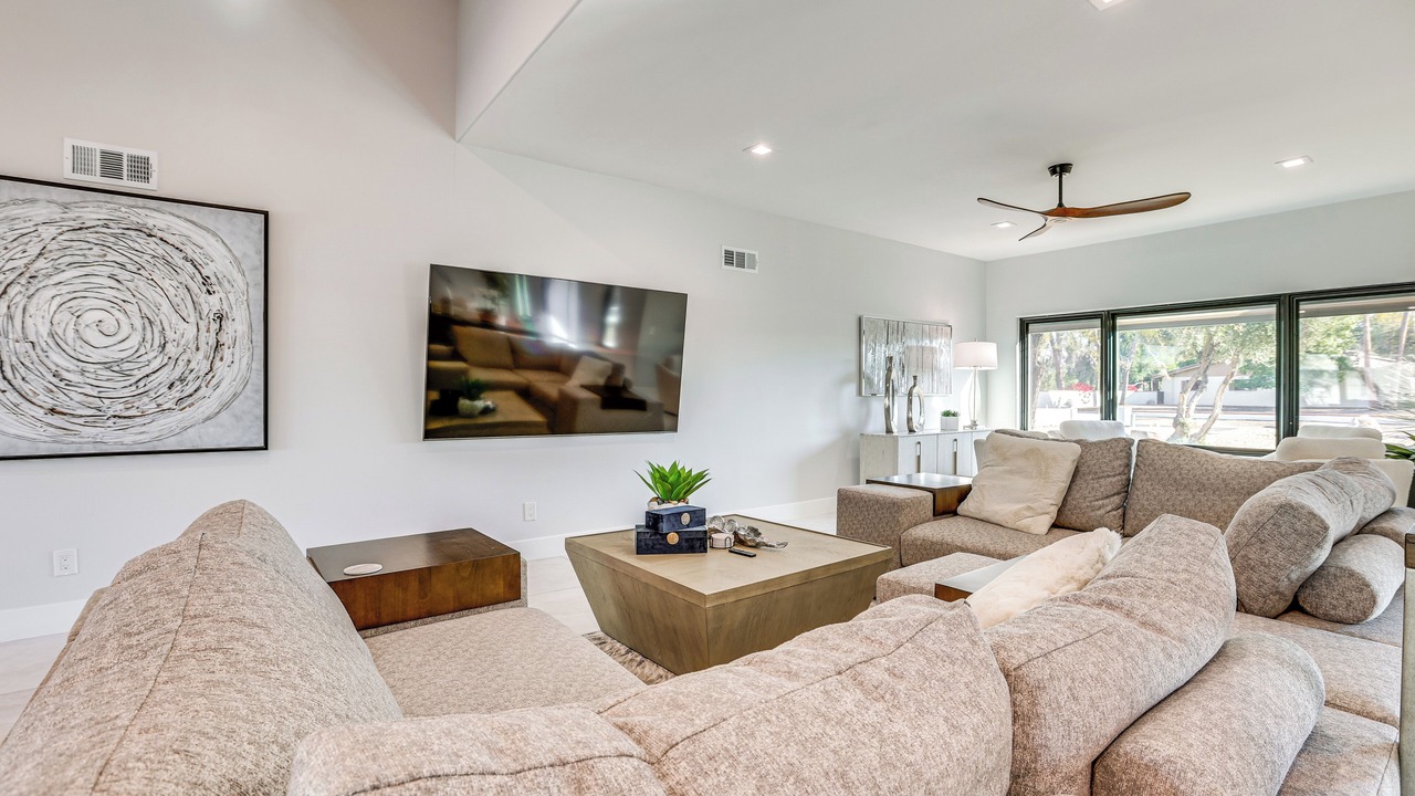 Photo of Bedroom in La Tierra Estates