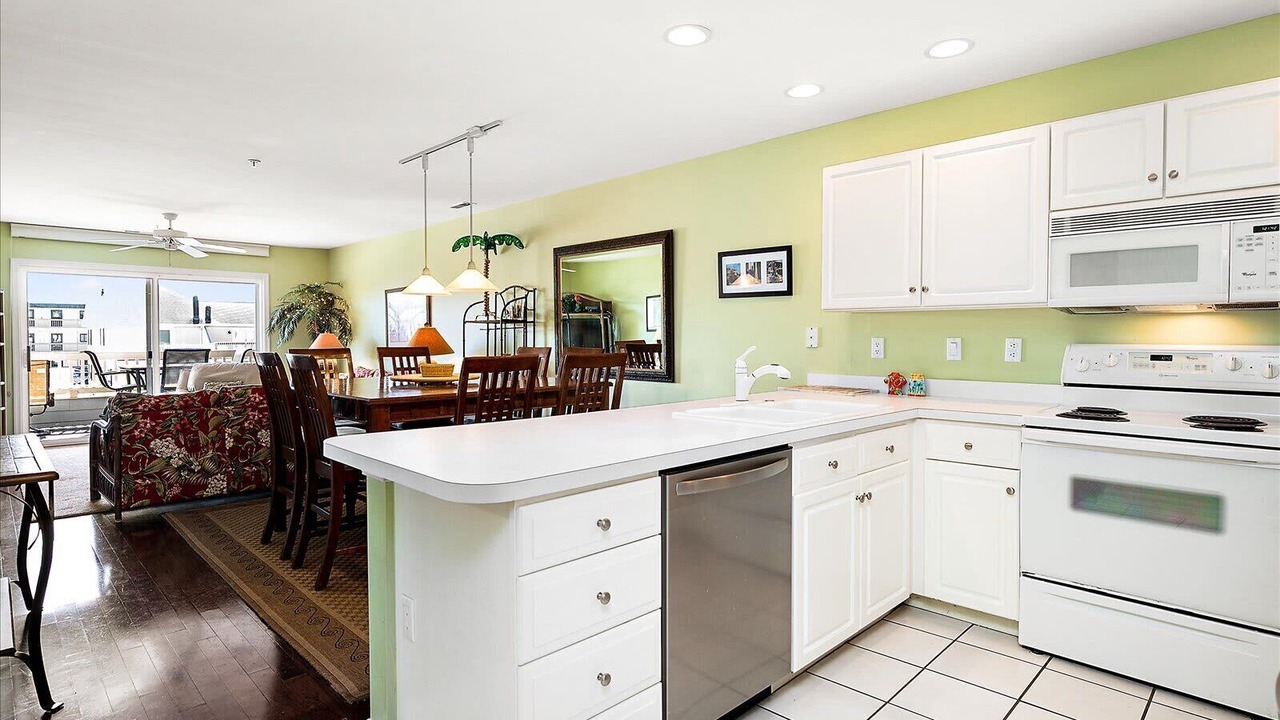 Photo of Kitchen in Heron Harbour Isle