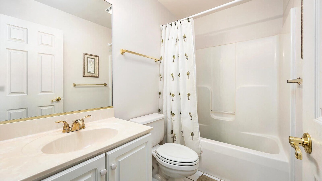 Photo of Bathroom in Heron Harbour Isle