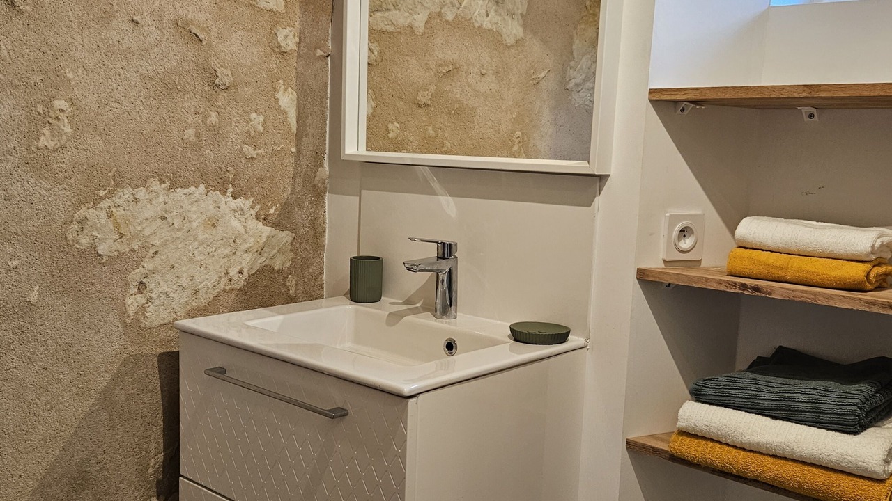 Photo of Bathroom in Rochecorbon