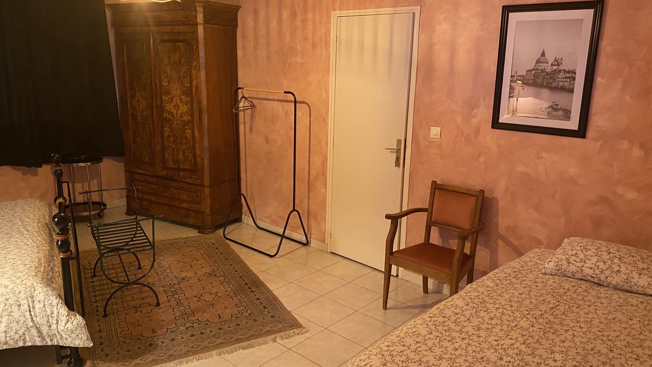 Photo of Bedroom in Chalons-en-Champagne