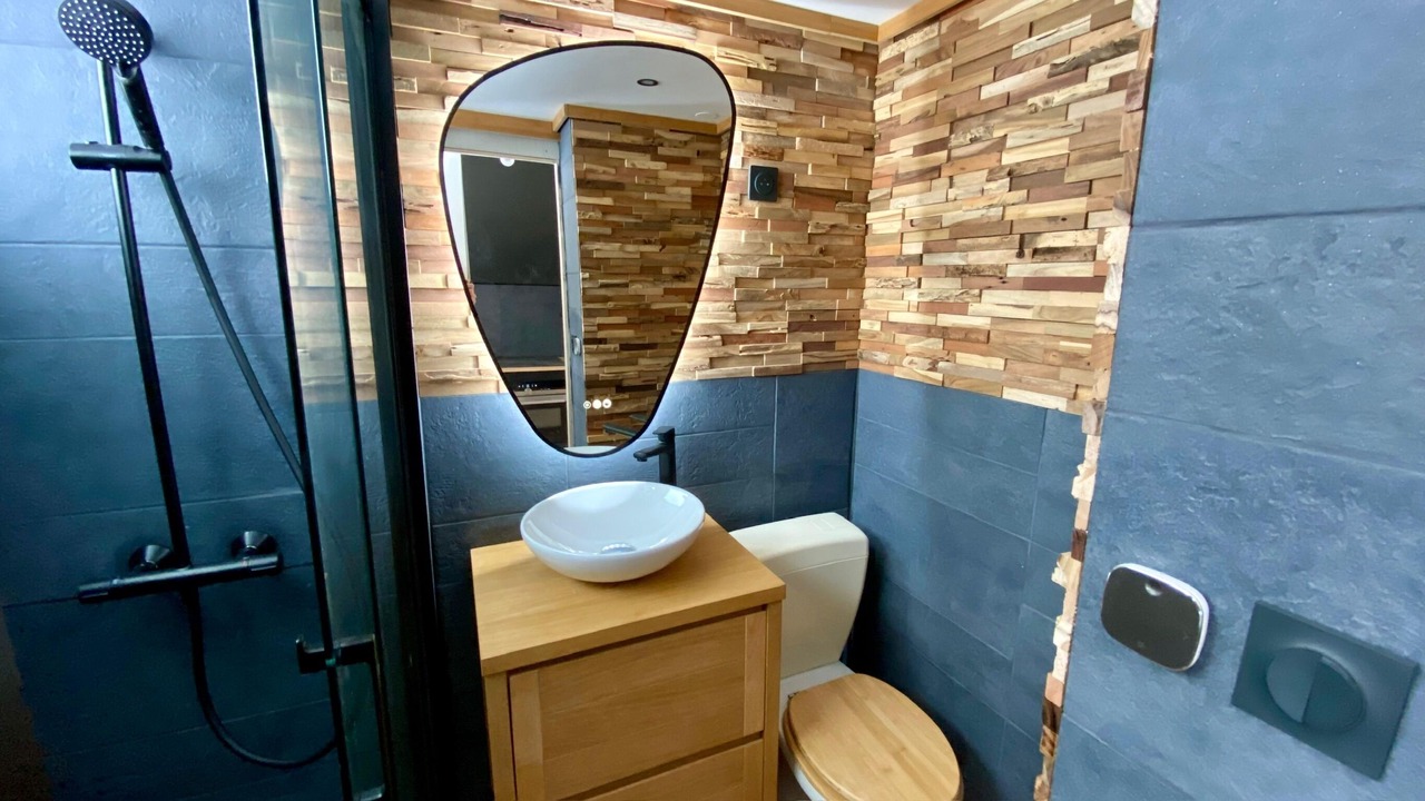 Photo of Bathroom in Premanon