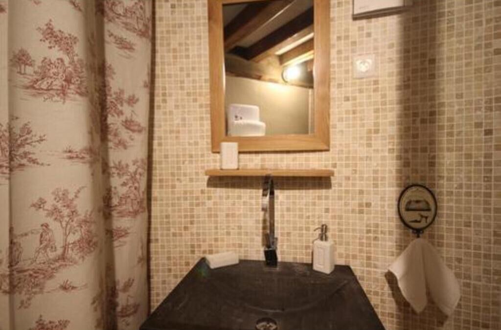 Photo of Bathroom in Heronchelles