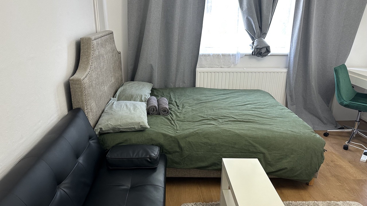 Photo of Bedroom in Brent