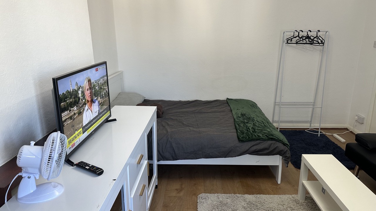 Photo of Bedroom in Brent