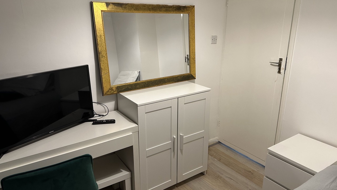 Photo of Bedroom in Brent