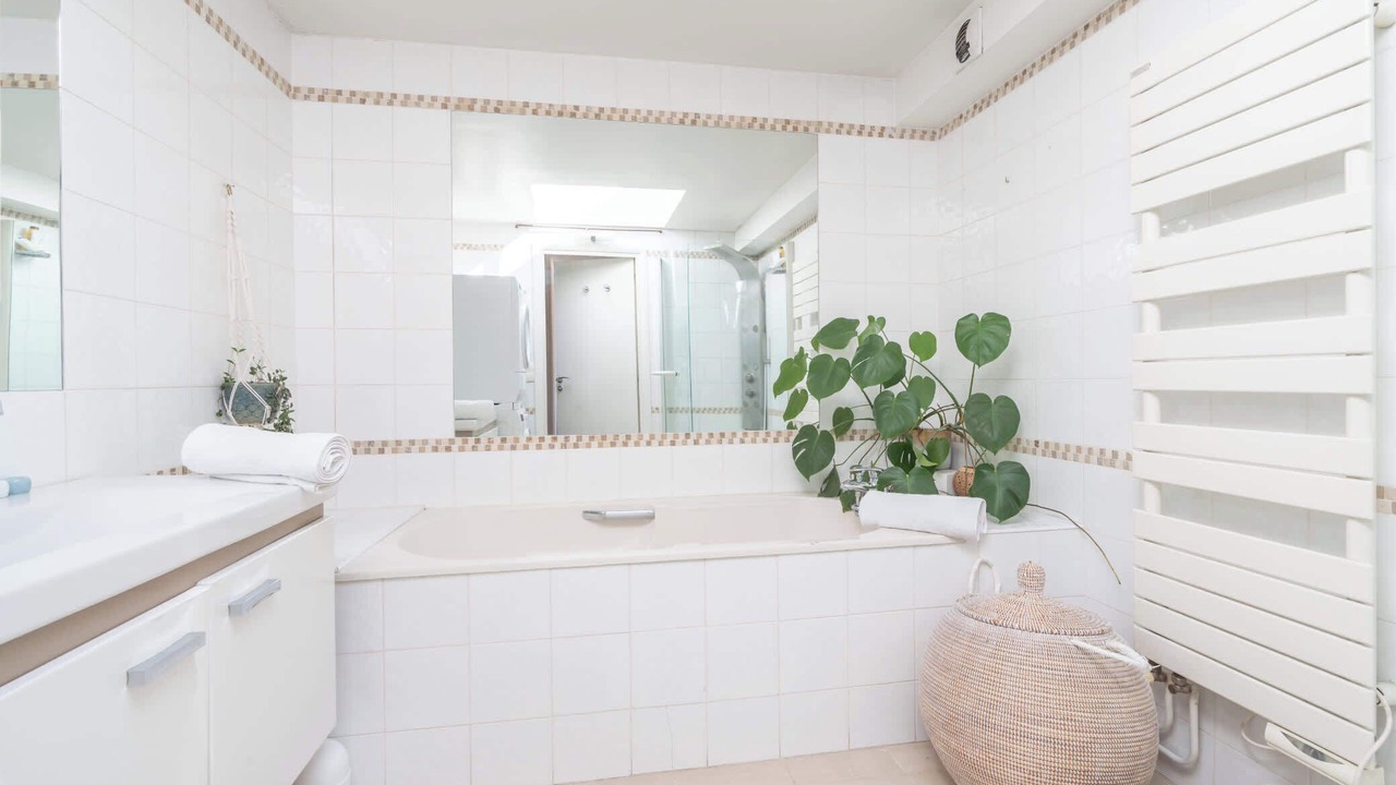 Photo of Bathroom in 19th Arrondissement