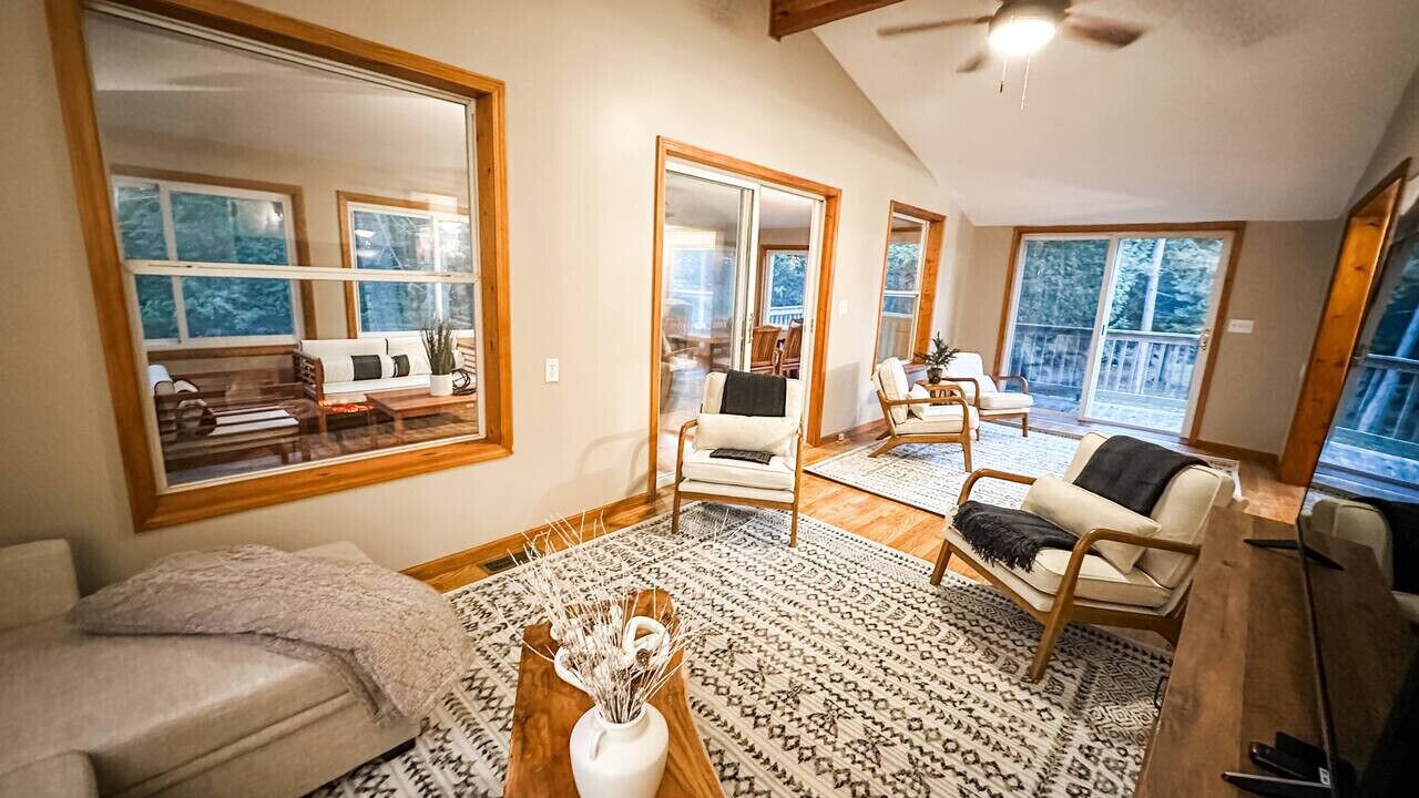 Photo of Livingroom in Farwell