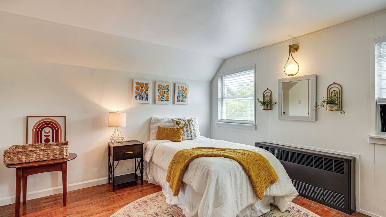 Photo of Bedroom in Gardiner