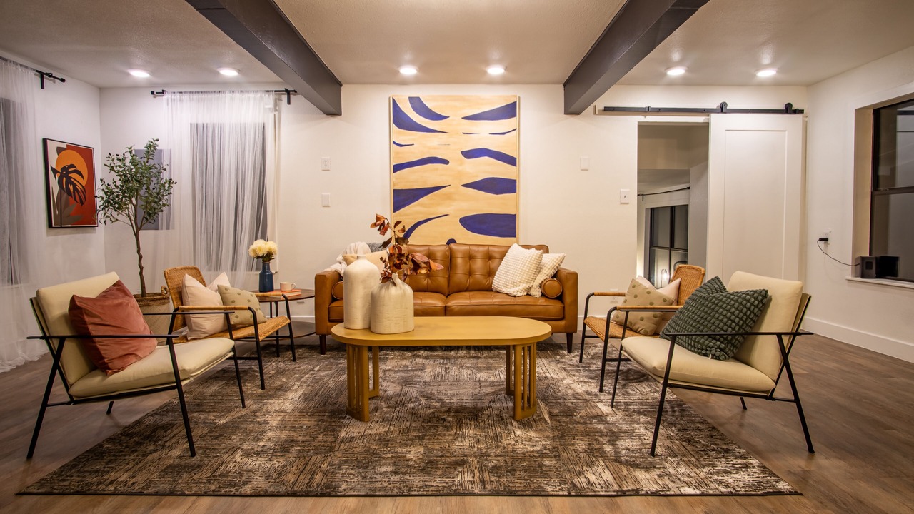 Photo of Livingroom in Eureka