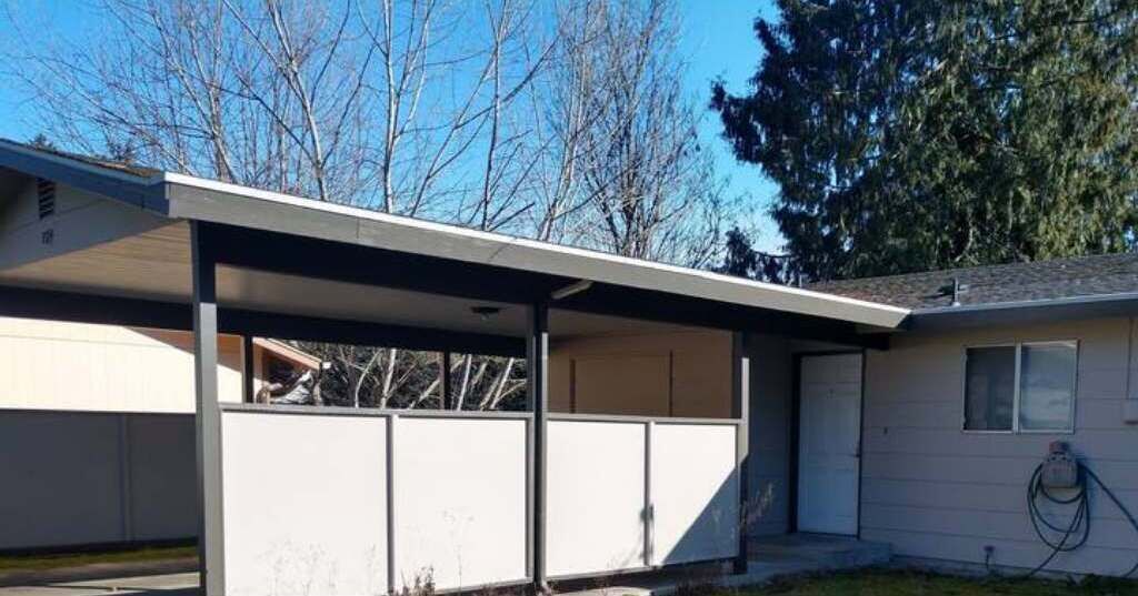 Photo of Outdoor in Tillicum