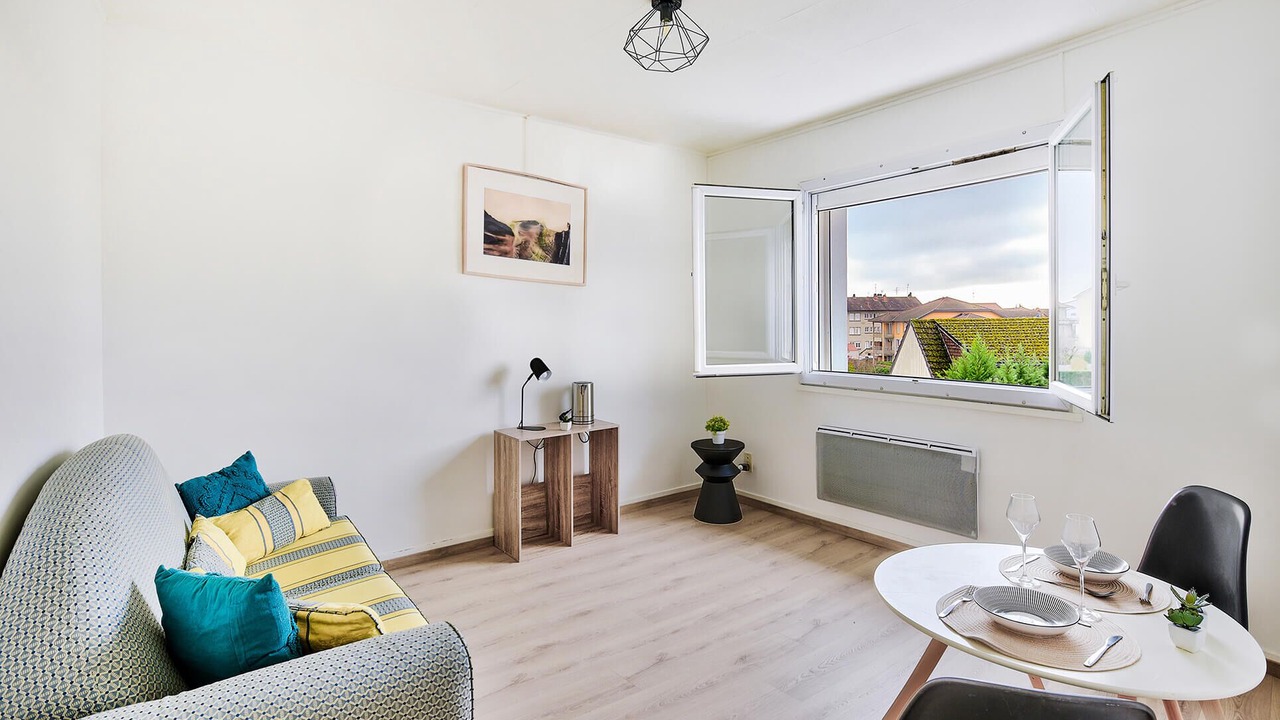 Photo of Livingroom in Peloux-Mail