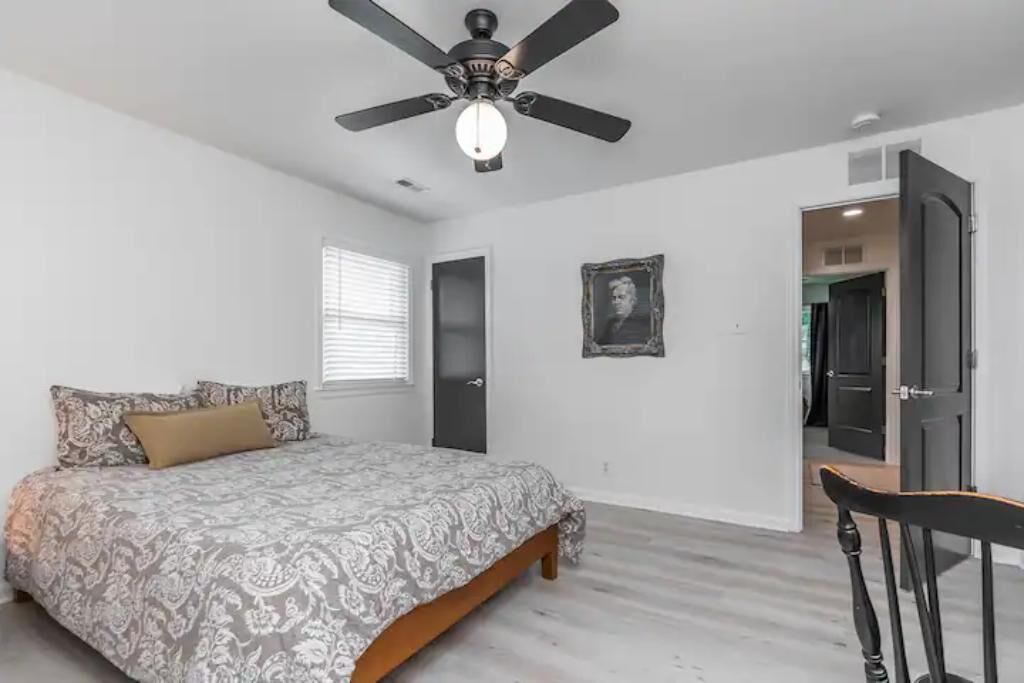 Photo of Bedroom in Lexington