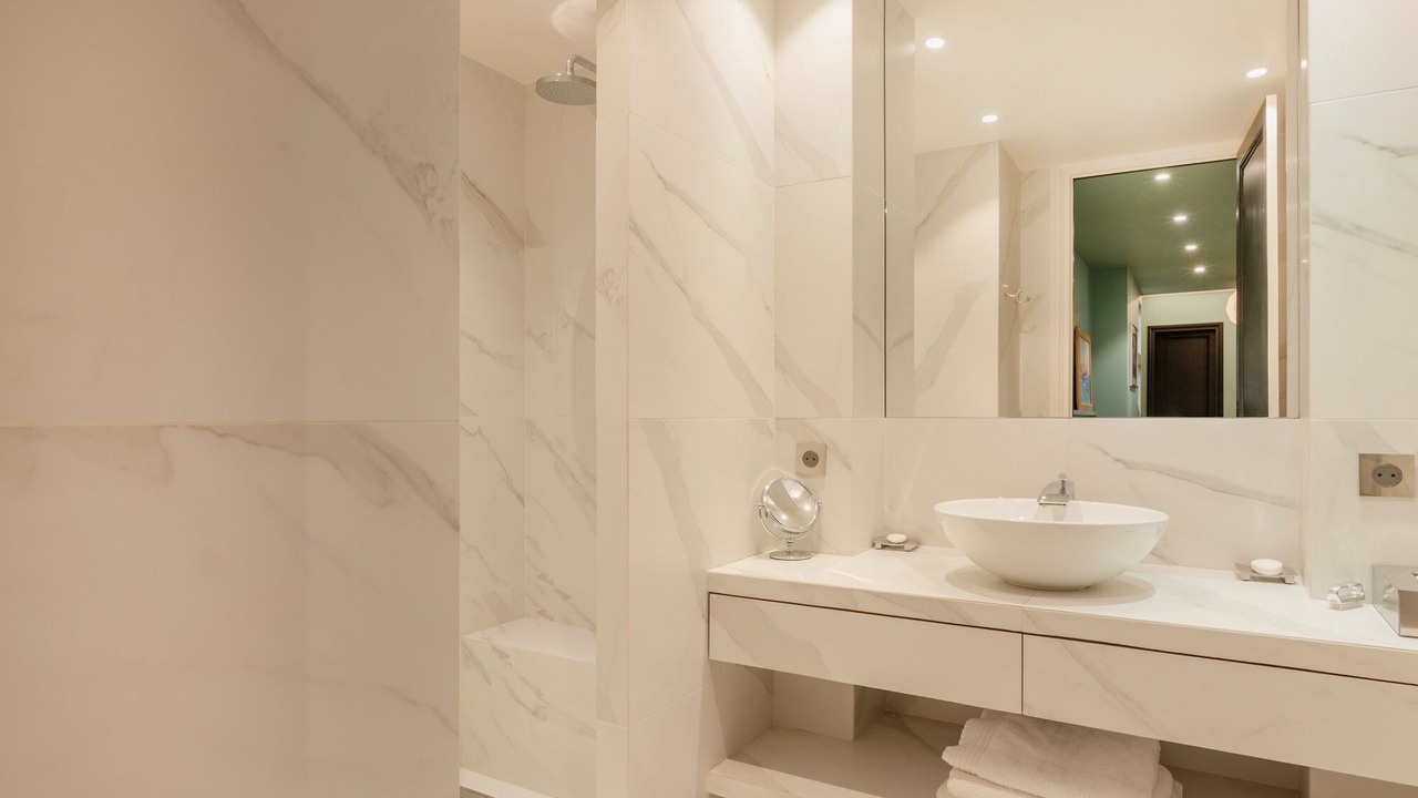 Photo of Bathroom in Quartier de la Plaine-de-Monceaux