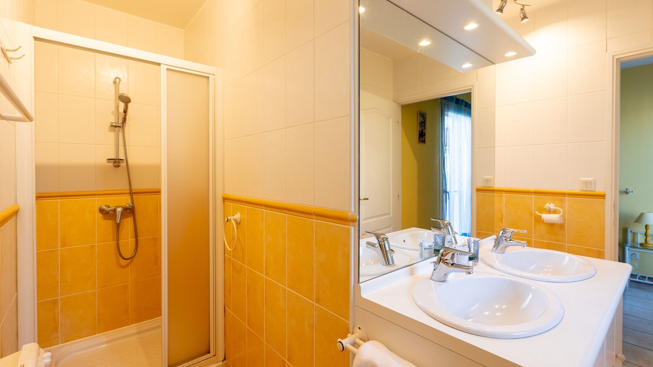 Photo of Bathroom in Saint-Andre